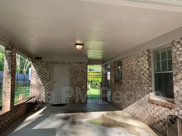 204 Pennwood Ln — Photo 11