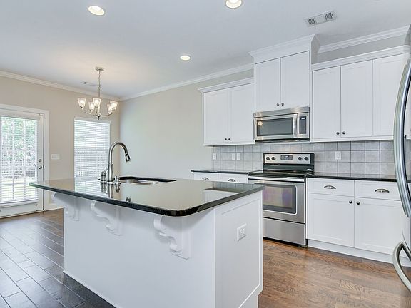 5th image of 407 Brantley Cove Cir