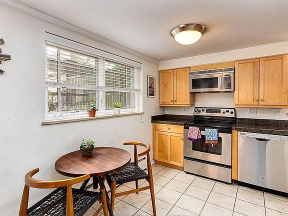 4th image of 969 S Pearl St APT 108