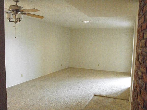 4th image of 860 Rolling Hills Dr