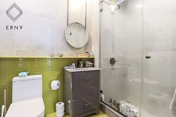 Rented by ERNY LLC | media 12