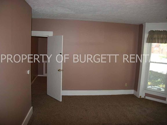 3rd image of 325 W Lutz Ave