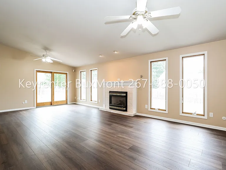 1041 Fitch Rd — Photo 3