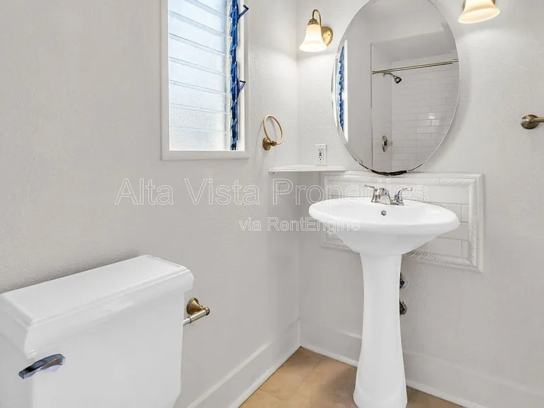 301 Brookes Ave — Photo 21