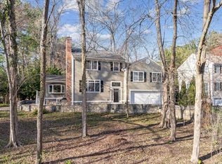 16 Nugent Ln, Reading, MA 01867