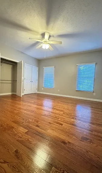 220 Spring Lake Dr — Photo 12