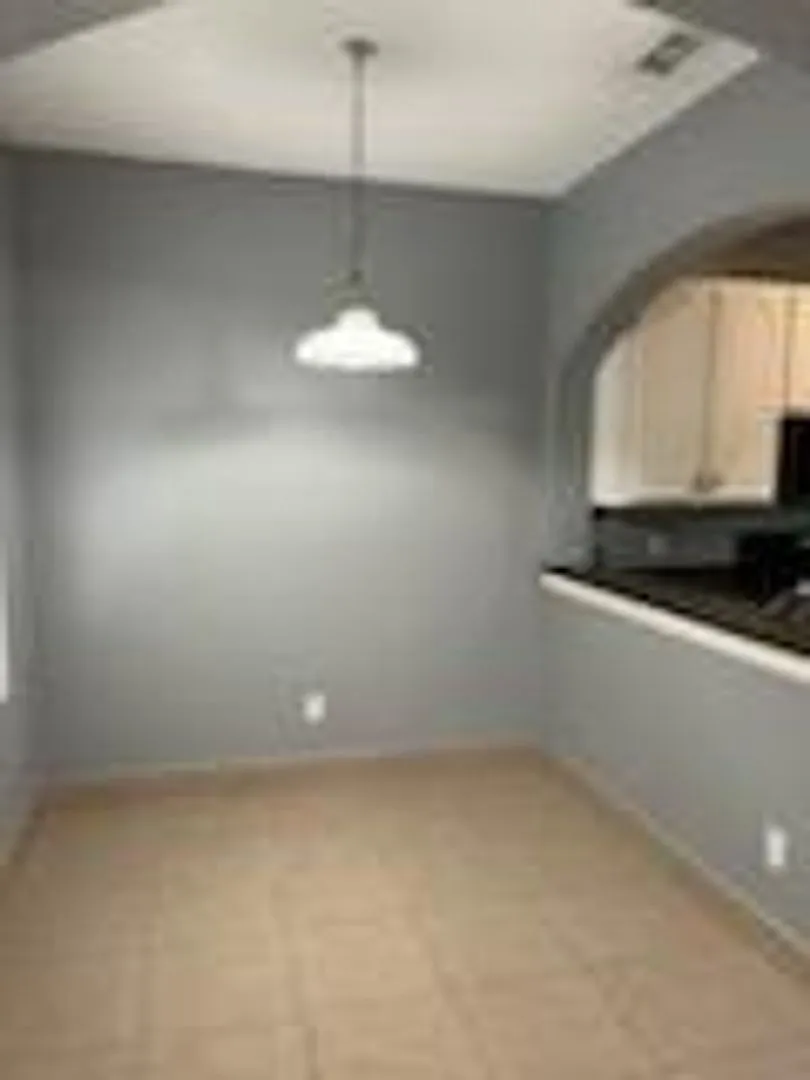 16171 Old Ash Loop — Photo 3