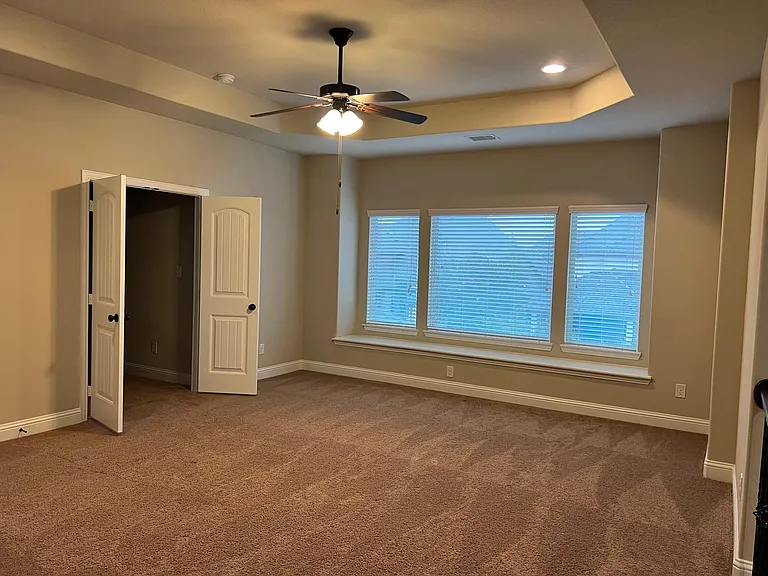 9012 Sandhills Dr — Photo 26