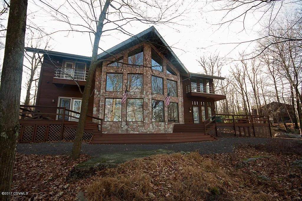538 Haystack Dr photo 1