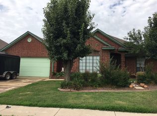 720 W Cabillo Way, Mustang, OK 73064