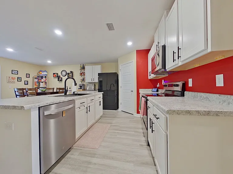 5-web-or-mls-5 Kitchen-4_03312026