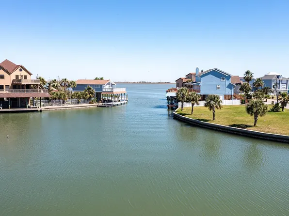 1818 Tiki Dr, Tiki Island, TX 77554