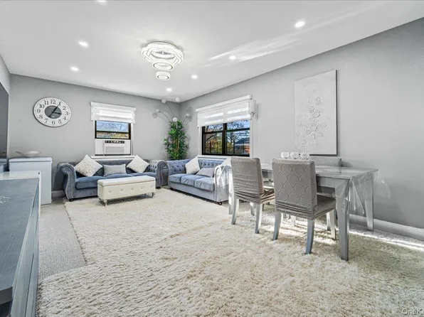 217-08 73 Avenue #383A2, Bayside, NY 11364