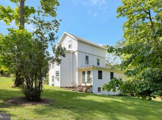 13706 Crawford Ave, Blue Ridge Summit, PA 17214