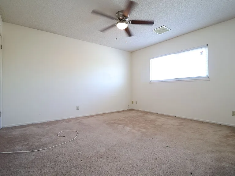GRA636 — Photo 8