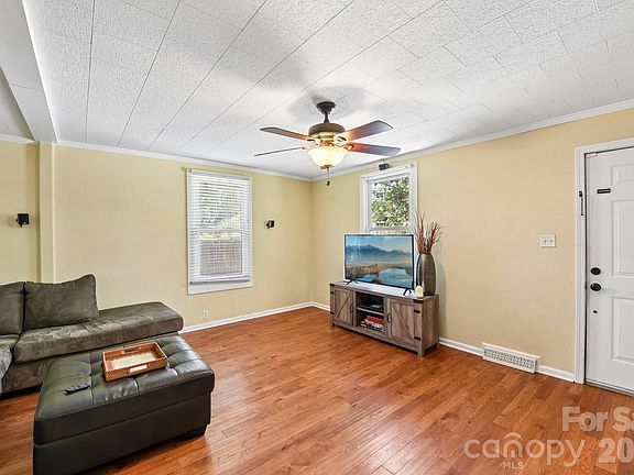 2nd image of 315 Caldwell Ave
