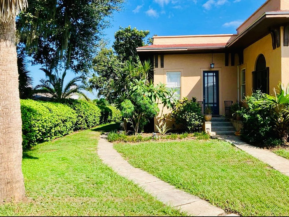 Pathway to apartment entrance