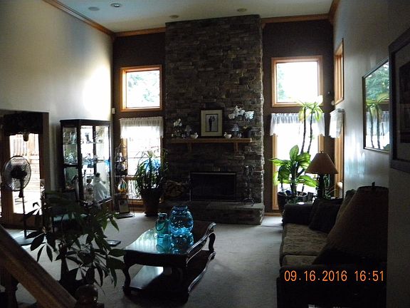 3rd image of 6796 Lakeshore Dr