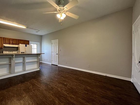3rd image of 107 Hays Dr