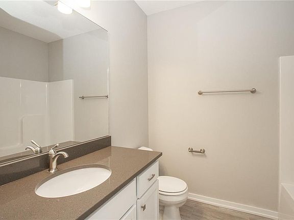 5th image of 9712 Larchwood Dr