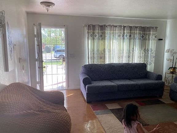 5th image of 1588 Laguna Cir