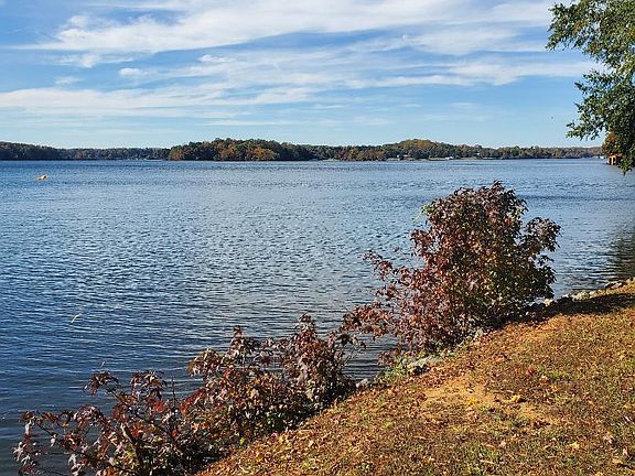 5th image of 77 Lake Anna Dr