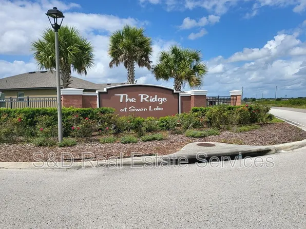 1563 Swan Lake Cir, Dundee, FL 33838