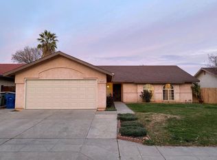 3272 N Forestiere Ave, Fresno, CA 93722