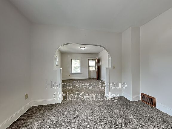 5th image of 3739 Newark Ave #U