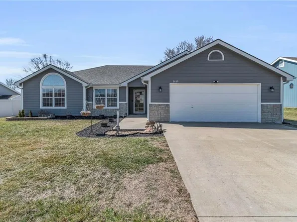 2639 Stratton Dr, Eudora, KS 66025