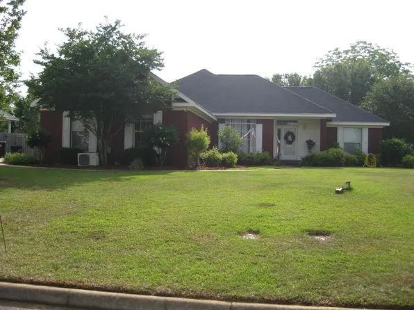 103 Asia Ct, Headland, AL 36345