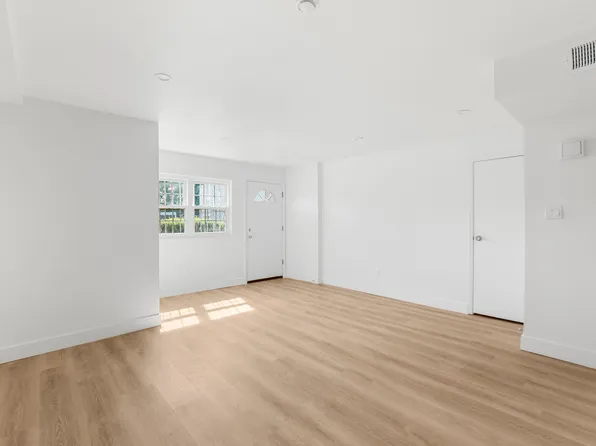 13716 167th St #B1, Jamaica, NY 11434
