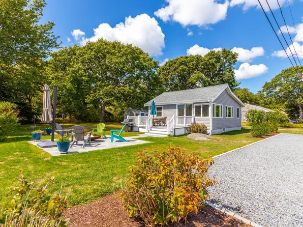 5 Island View Avenue, Mattapoisett, MA 02739