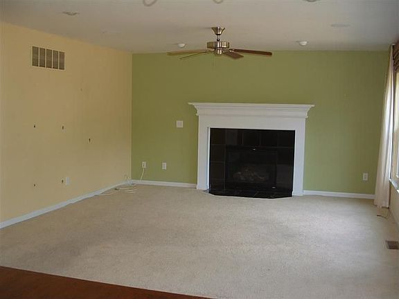 4th image of 2561 Chopin Dr