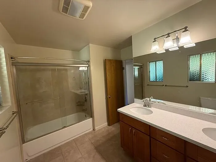 75 Stuart Ct — Photo 13
