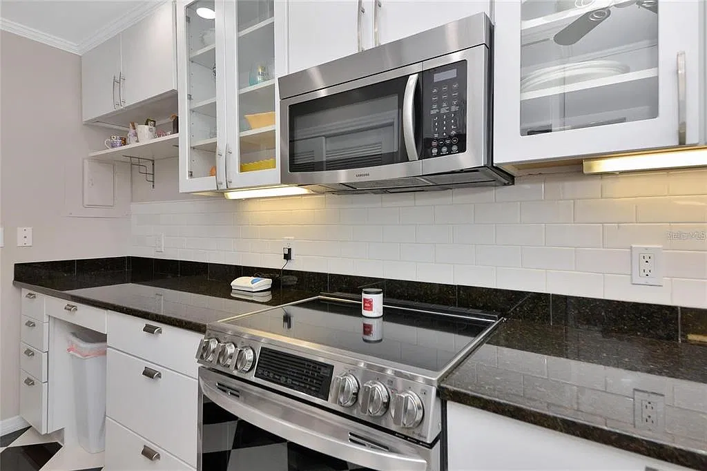 1 bed, 1.0 bath, 1035 sqft, $2,695 — Photo 3