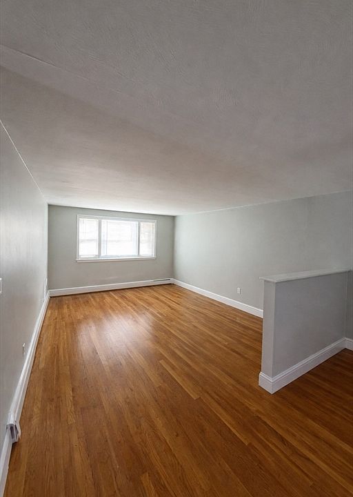 1st image of 36 Petipas Ln #1