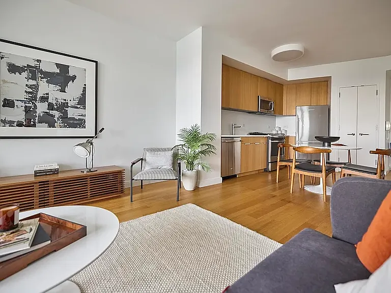 625 W 57th St #1058 — Photo 5
