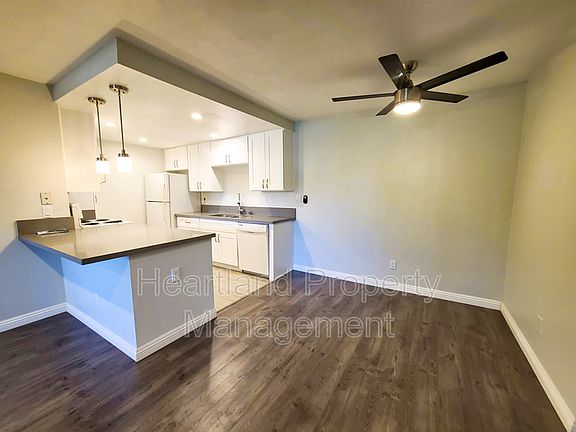 5th image of 219 Woodland Pkwy Unit 156
