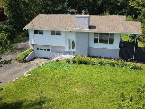 61 Chalamont Dr, Hammonds Plains, NS B3Z 1H8