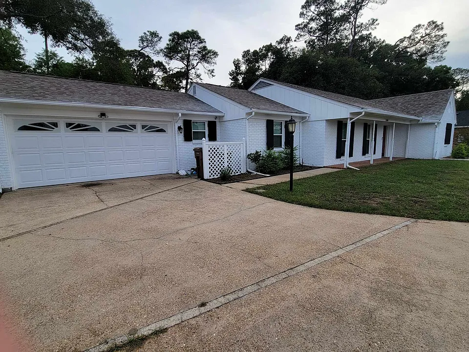 2589 Santa Rosa Cv