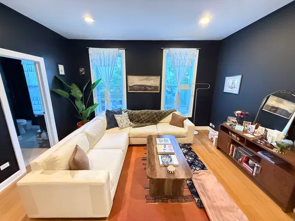 1713 W Le Moyne St APT 2F, Chicago, IL 60622