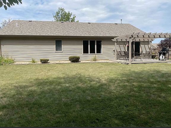 3rd image of 215 Cranberry Run