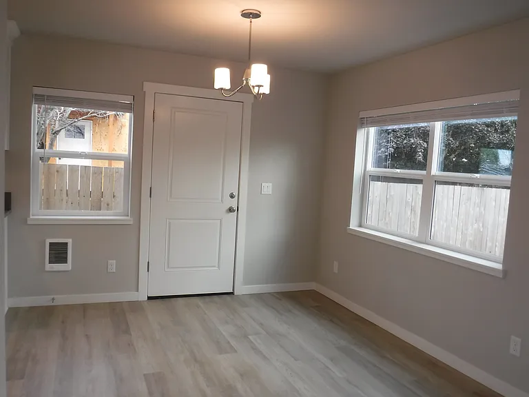 5295 Chehalis Dr N — Photo 6