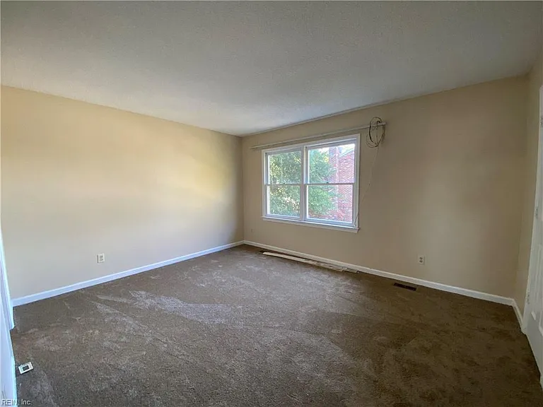 1924 Darnell Dr — Photo 12