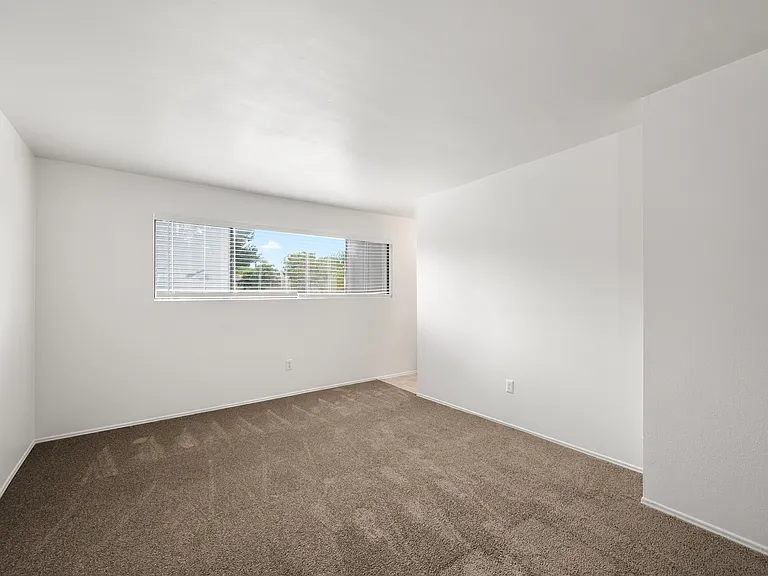 5580 Lake Park Way #28 — Photo 26