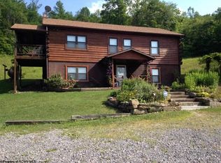 7 Foggy Bottom Ln, Newburg, WV 26410