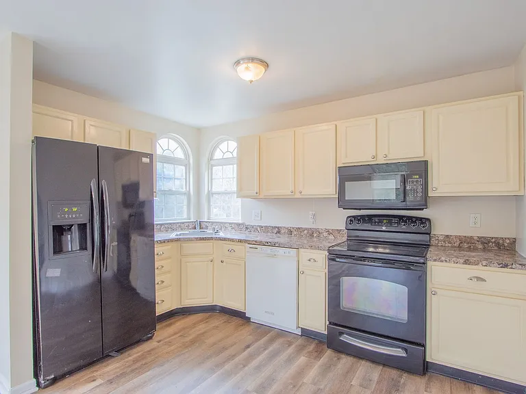 247 Academy Ln — Photo 14
