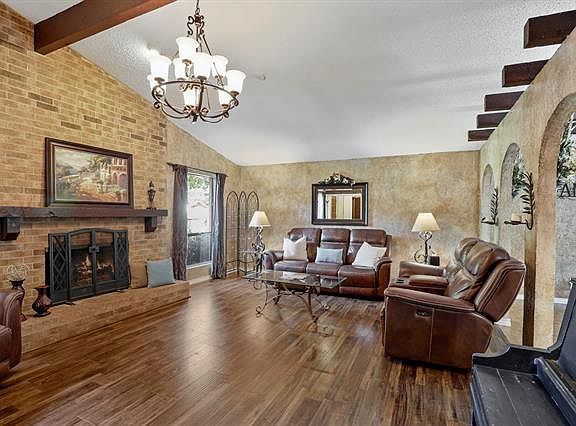 3rd image of 1420 Churchill Dr
