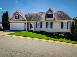 108 Willow Oak Dr, Asheville, NC 28805